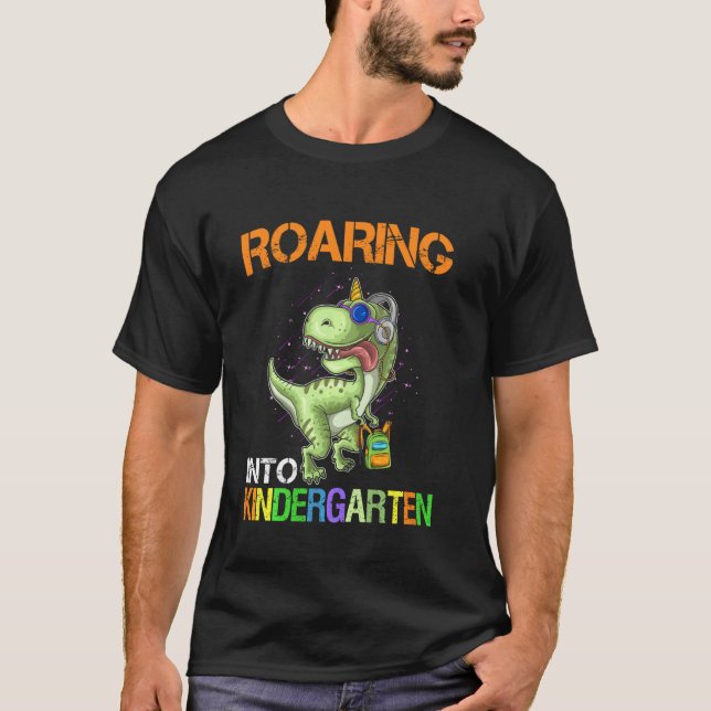 Roaring Kindergarten Dinosaur T Rex Back to school Shirt (Framsida)