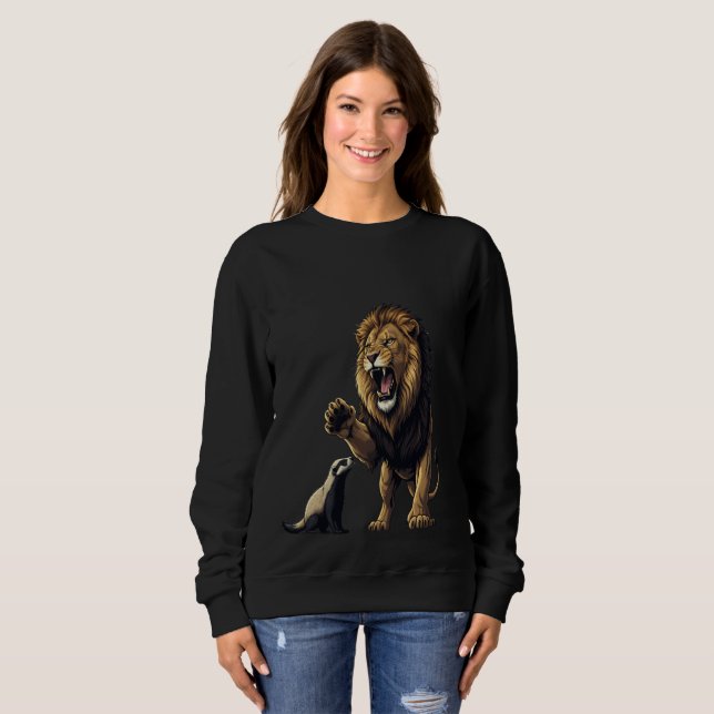 Roaring Lion Sweatshirt – Power in Every Thread T Shirt (Hel framsida)