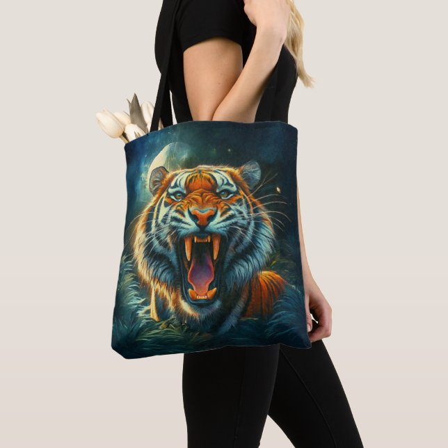 Roaring Tiger Moonlit Jungle Tygkasse (Närbild)