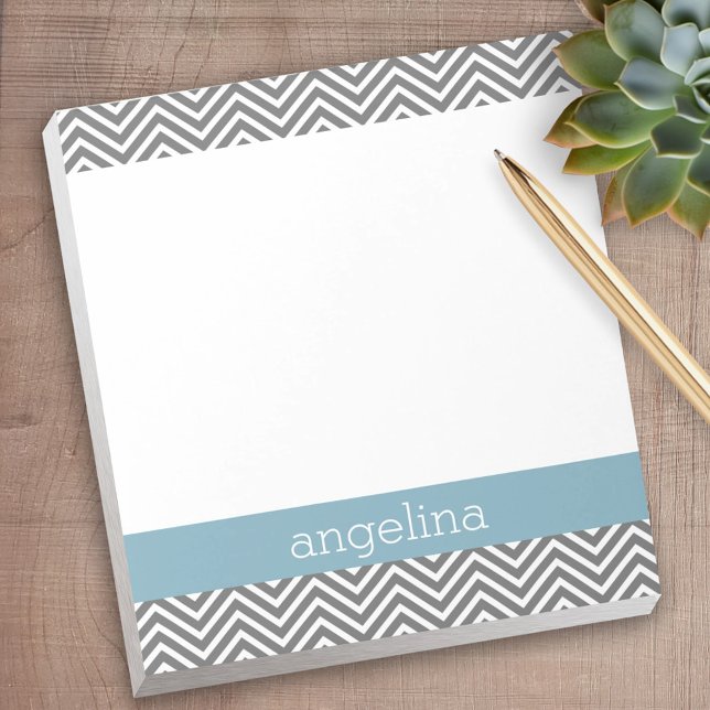 Robin Egg Blue och Grått Chevrons eget namn Anteckningsblock (Personalized notepad - great for a gift or your home office)