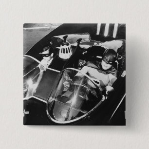 Robin och Batman i Batmobile Knapp