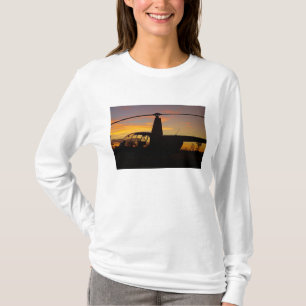 Robinson R44 helikopter vid solnedgång Tee Shirt
