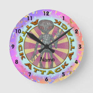 Robot Alien Attack Clock Rund Klocka