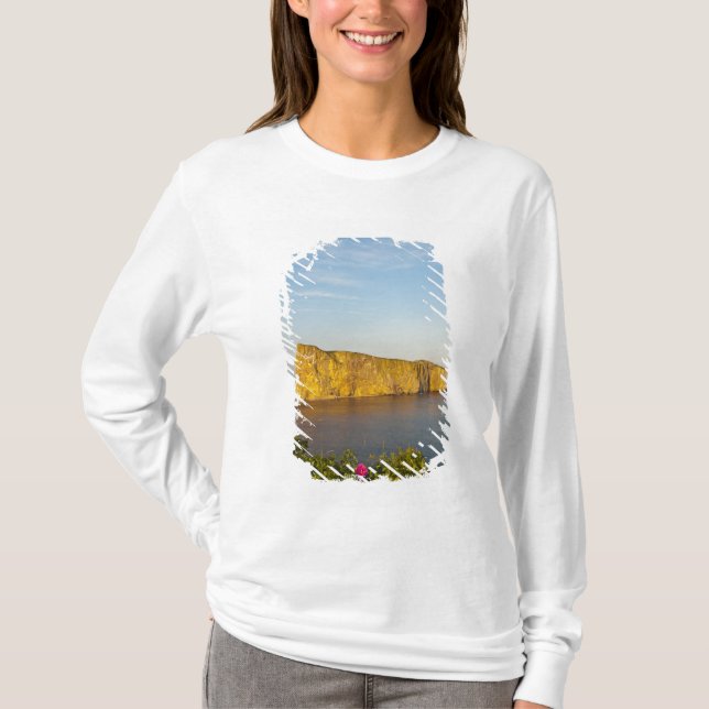 Rocher Perce (Perce-klippan), Quebec, Kanada. T-shirt (Framsida)