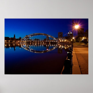 Rochester och Douglass-Anthony Bridge Poster