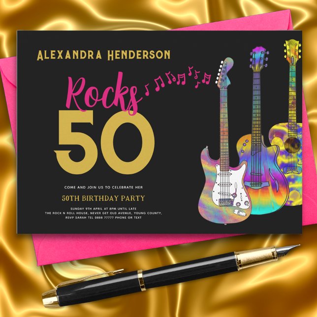 Rock and Roll 50-års födelsedagsfest Rosa Svart Gu Inbjudningar (Rock and roll 50th birthday party black pink and gold invitation with colorful guitars music theme)