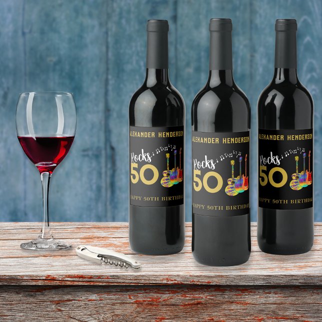 Rock and roll 50:e Födelsedagsfesten Vinflaska Etikett (Personalized 50th birthday party rock and roll wine labels with funky cool guitars gold and black)
