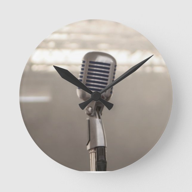 Rock And Roll Microphone Rund Klocka (Framsida)