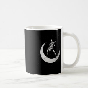 Rock and roll Skeleton spelar Guitar Sten vid Måne Kaffemugg
