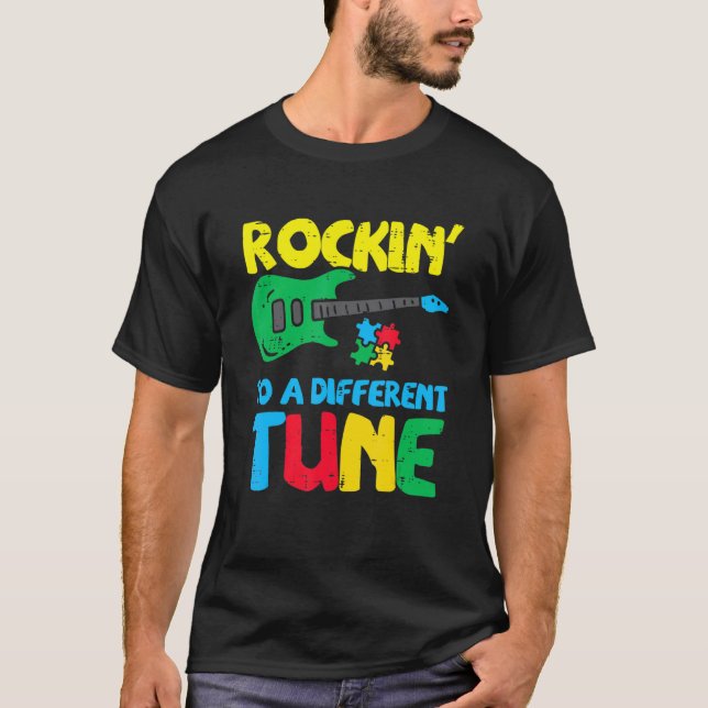 Rockar Efter Annat Tonläge Gitarr Autism Acceptans T Shirt (Framsida)
