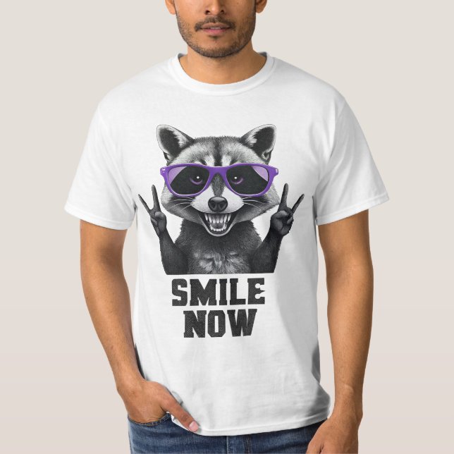Rockin' Raccoon T-Shirt: Funny Raccoon i Sunglass T Shirt (Framsida)