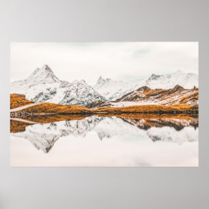 ROCKY-MOUNTAIN I snö UNDER CLOUDY HIMLAR UNDER Poster