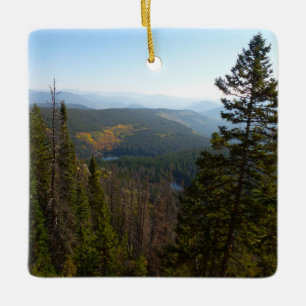 Rocky Mountain Overlook i Tidigt Fall Julgransprydnad Keramik