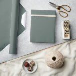 Rocky River Deep Grönt Solid Färg Presentpapper<br><div class="desc">Fast färg som är papper i ett stort antal färger för alla dina bröllop och duschgåvor. Färger för 2025 är mörk och djärv,  och det är vad ni kommer att finna i mina senaste konstruktioner med färg namn från olika designföretag.</div>