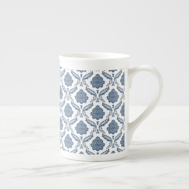 Rococo Damask Liten Mönster Blå på Vit Benporslin Mugg (Höger)