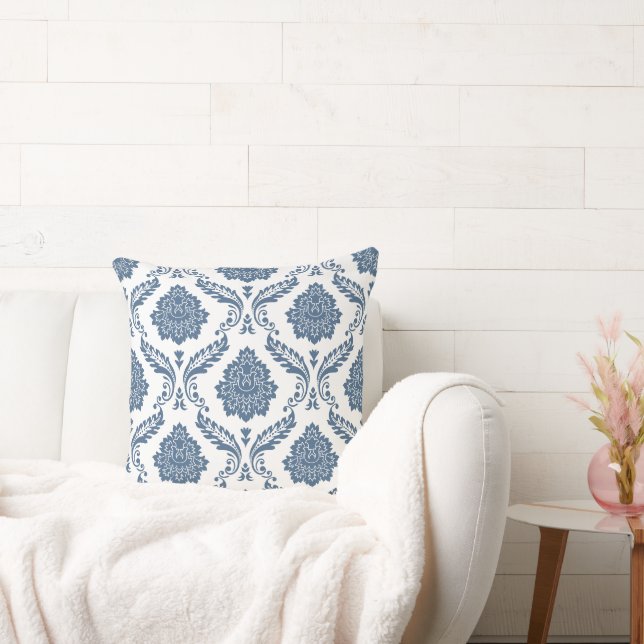 Rococo Damask Stort Mönster Blått på Vitt Kudde (Soffa)