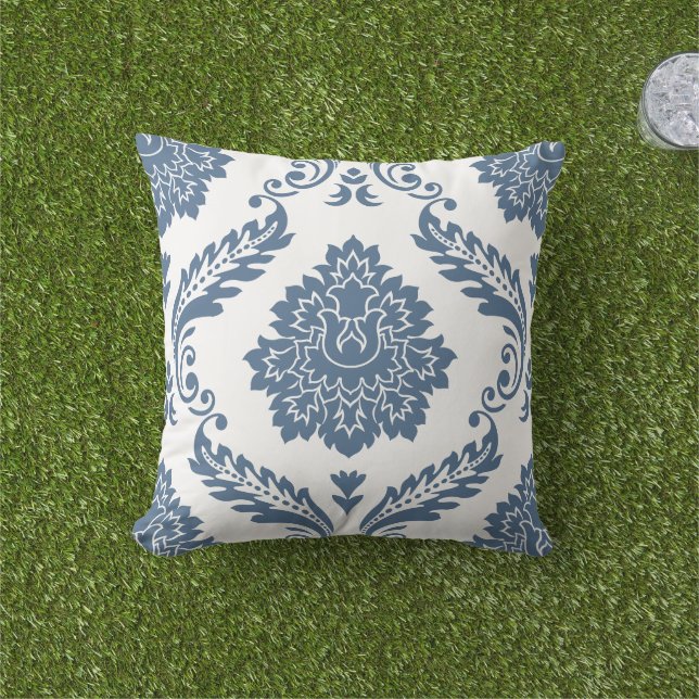 Rococo Damask Stort Mönster Blått på Vitt Kudde (Gräs)