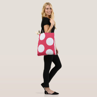 Röd bakgrund med vita cirklar. Polka Dot Tygkasse