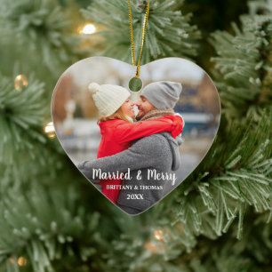 Röd baksida för gift & glatt nygift personfoto julgransprydnad keramik