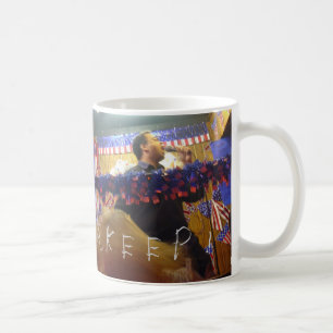 Röd ballongKaraoke 14, B A R K E… - skräddarsy Kaffemugg