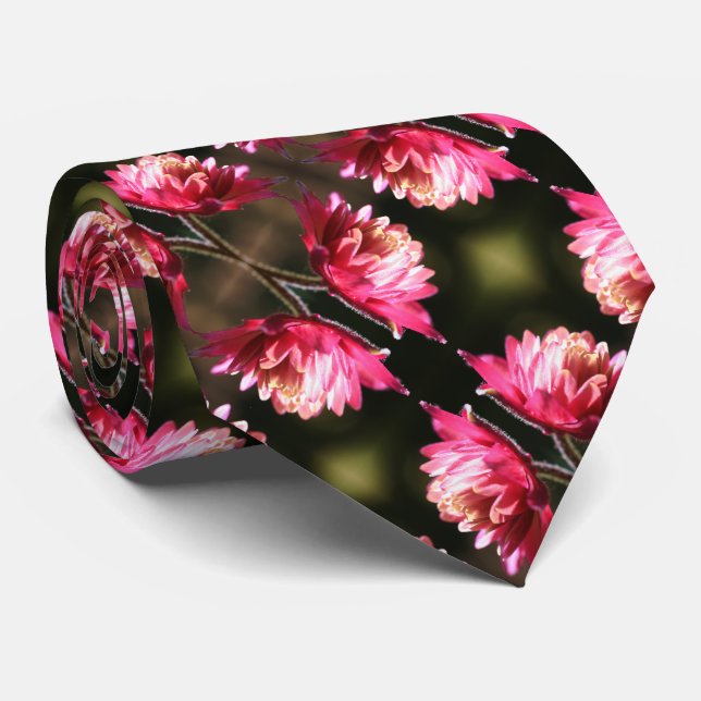 Röd blomma i solljus nära Mönster Slips (Rullad)