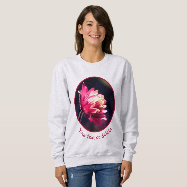 Röd blomma i solljus, Personlig T Shirt (Hel framsida)