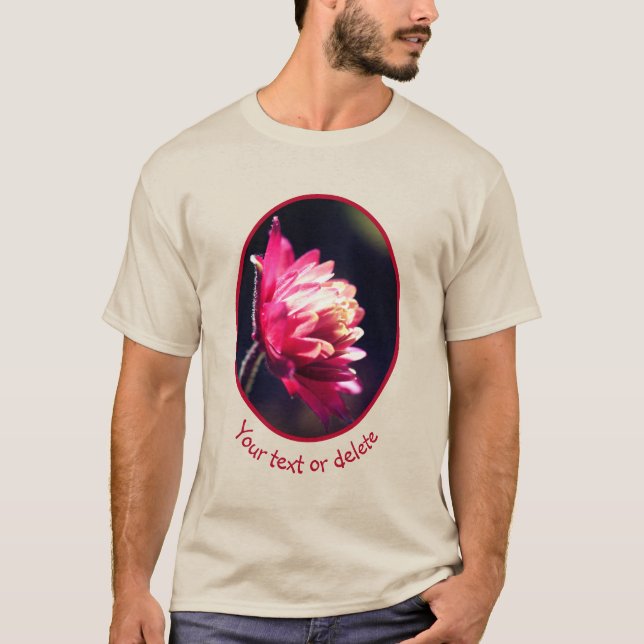 Röd blomma i solljus, Personlig T Shirt (Framsida)
