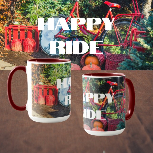 Röd cykel med basket och pumpor mugg (Skapare uppladdad)