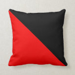 Röd dekorativ kudde<br><div class="desc">Röd dekorativ kudde med geometrisk design</div>