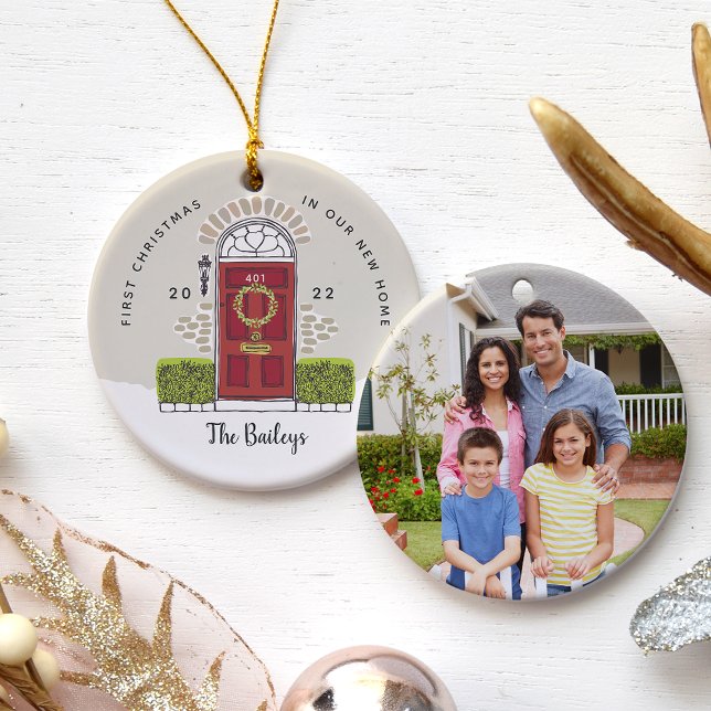 Röd dörr - första jul i vårt nya hem julgransprydnad keramik (Skapare uppladdad)
