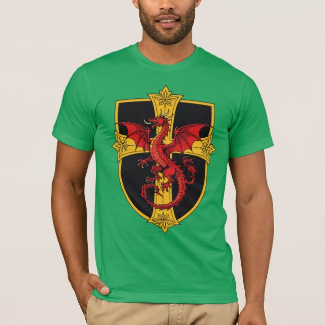 Röd Drak och Medeltida Kors T Shirt (Framsida)