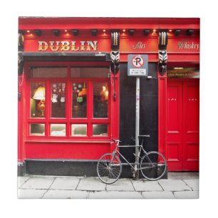 Röd Dublin Pub Kakelplatta