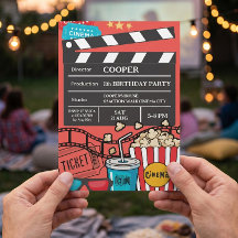Röd filmkvälls födelsedagsfest för pojkar
