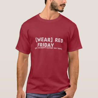 Röd fredag för bära t-shirt