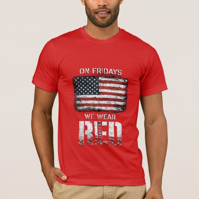 RÖD fredag: Kom ihåg alla som är utplacerade T Shirt (Framsida)