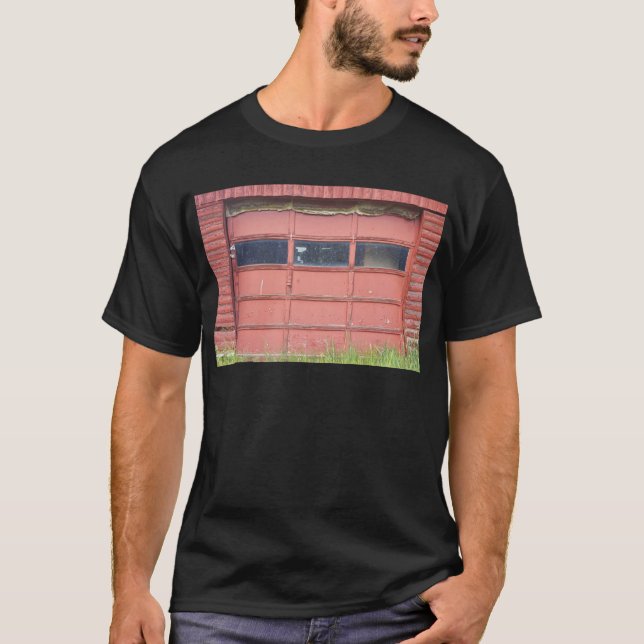 Röd garagedörr tee shirt (Framsida)