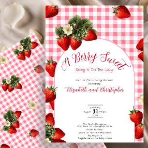 Röd Gingham Berry Söt Jordgubb Baby Shower Inbjudningar
