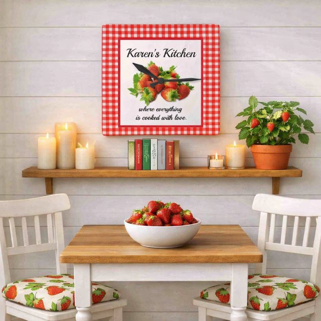 Röd Gingham och Jordgubbar Väggur (Skapare uppladdad)