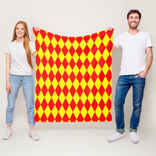 Röd gul harlekinrutig design  fleecefilt (Skapare uppladdad)