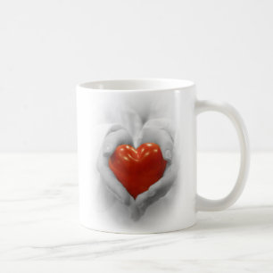 Röd hjärta i händer, älskar jag dig Shape Kaffemugg
