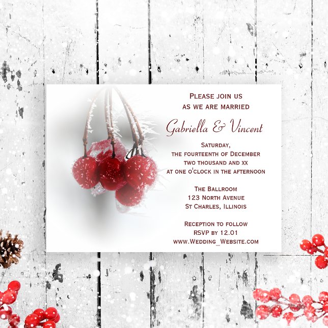 Röd inbjudan till Brölloping för fruktträdgårdar (Set a wintery tone for your marriage with the festive Icy Red Berries Winter Wedding Invitation.)