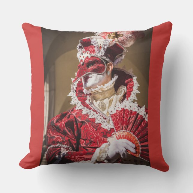 Röd karneval mask i Venedig, Italien Kudde (Framsida)