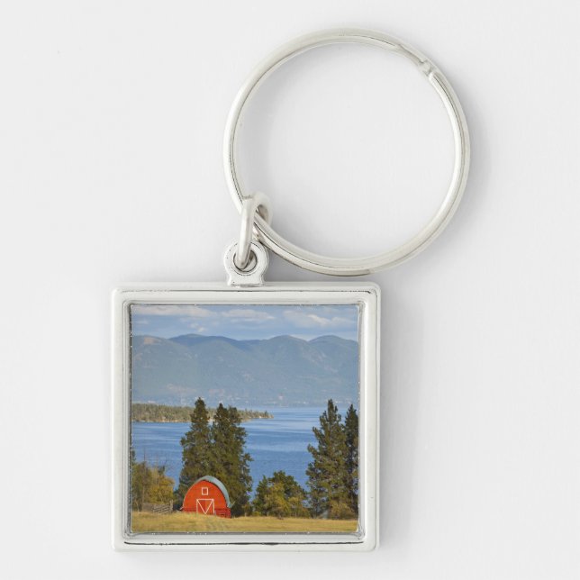 Röd lada ligger längs den natursköna Flathead Lake Fyrkantig Silverfärgad Nyckelring (Framsidan)