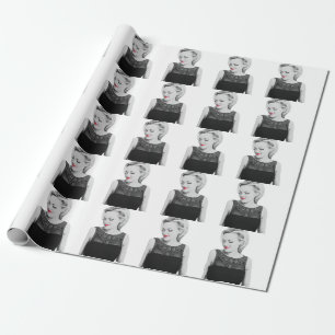 Röd läppar som slår in papper presentpapper