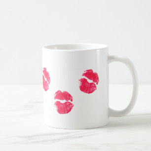 Röd läpparkyssläppstift kysser valentin dagkär kaffemugg