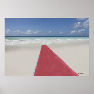 Röd matta på stranden poster