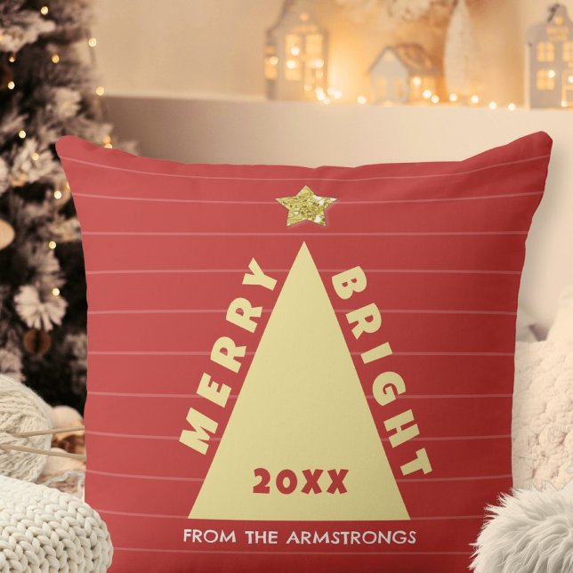 Röd minimalistisk julgran kudde (Red Minimalist Christmas Tree Throw Pillow ©Susanne Sachers - Sunny Mind 🌞)