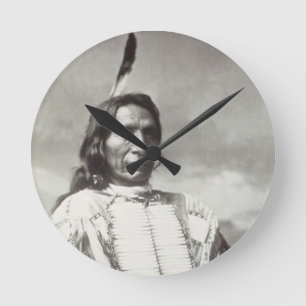 Röd molnchef (1822-1909) 1880 (b-/wfotoet) rund klocka