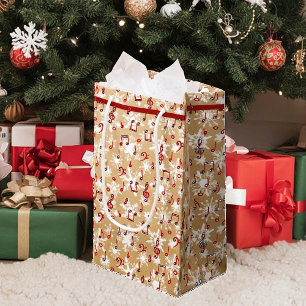 Röd musik och snö på pappra väskor