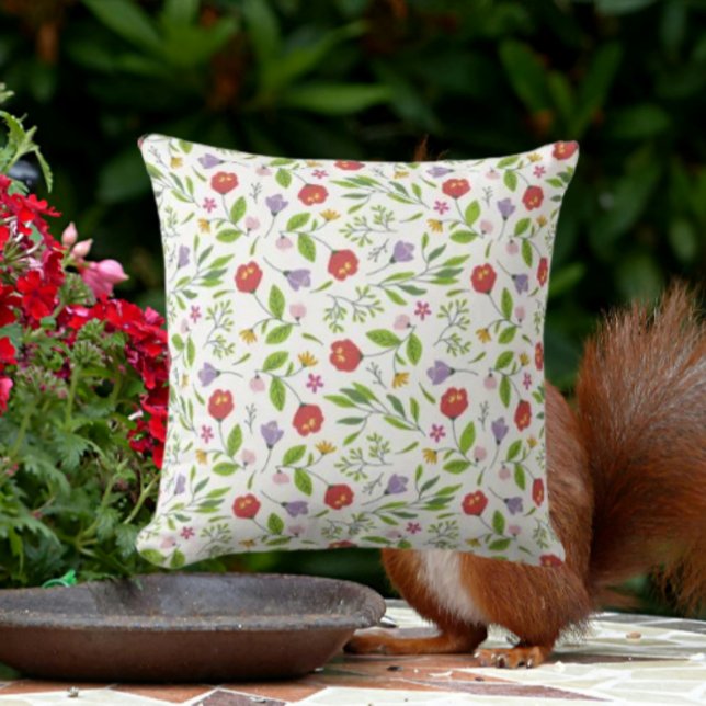 Röd och Lila Blomning Kudde (Skapare uppladdad)